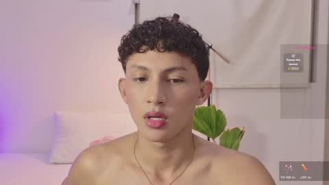 Snapshot of jamess_blanco chatting on May 27, 1:57 am jamess_blanco online show from May 27, 1:57 am