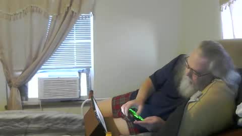 Snapshot of jamielove1975 chatting on April 11, 10:25 pm jamielove1975 online show from April 11, 10:25 pm