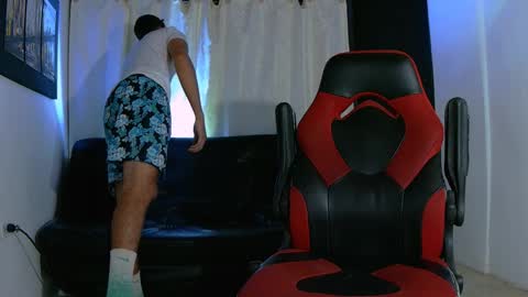 Jamithindependent model online show from April 2, 9:29 am