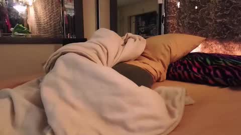 Bootyshows online show from November 18, 1:04 pm