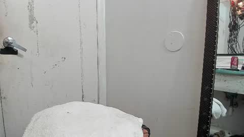 Snapshot of jamwarnerone chatting on July 25, 2:25 pm Bootyshows online show from July 25, 2:25 pm