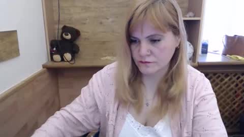 janaloveli online show from April 5, 8:55 am