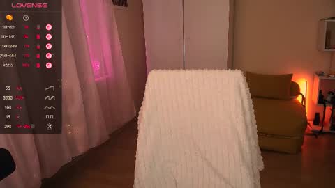 Snapshot of jane_kinn chatting on June 25, 6:51 am jane_kinn online show from June 25, 6:51 am