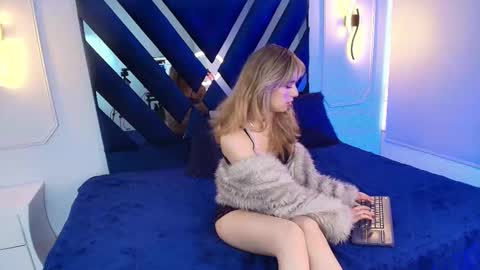 Snapshot of jane_roses0 chatting on February 19, 1:29 pm Jane online show from February 19, 1:29 pm