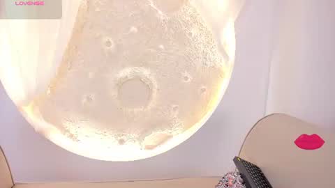Snapshot of janecullen chatting on June 17, 3:42 am JANE online show from June 17, 3:42 am