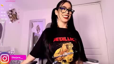 Jennifer online show from February 11, 9:09 pm