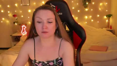 Snapshot of janegrey11 chatting on April 25, 7:00 pm Jane online show from April 25, 7:00 pm
