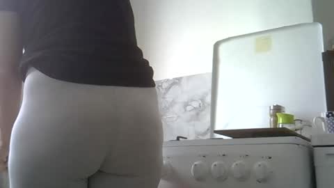 Snapshot of janehotmilf chatting on June 1, 8:05 am janehotmilf online show from June 1, 8:05 am