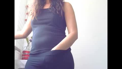 Snapshot of janehotmilf chatting on June 5, 12:22 pm janehotmilf online show from June 5, 12:22 pm