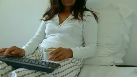 Snapshot of janehotmilf chatting on July 14, 5:45 am janehotmilf online show from July 14, 5:45 am