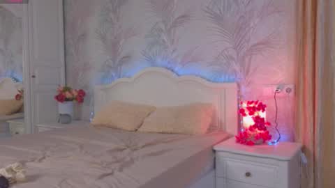 janepuff online show from November 23, 7:19 am