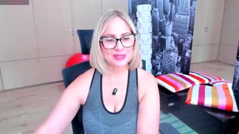 Snapshot of janeturner chatting on May 11, 1:06 pm JANE TURNER MILF online show from May 11, 1:06 pm