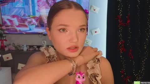 Hi Im Alice and here youll find something online show from April 9, 7:03 am