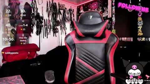 Snapshot of janna_ink chatting on September 13, 9:25 pm      online show from September 13, 9:25 pm