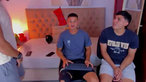 janomar01 online show from November 24, 6:40 pm