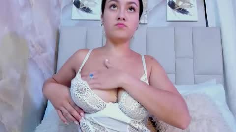 Jaslyn online show from February 5, 6:01 pm