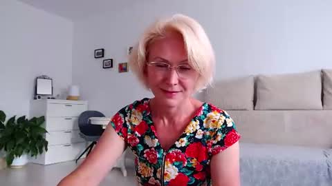 Snapshot of jasmin18v chatting on July 21, 1:13 pm Jasmin room for people 40 online show from July 21, 1:13 pm