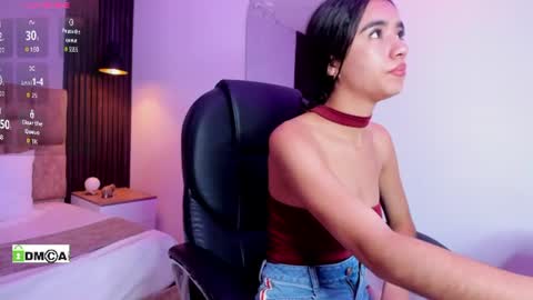 Snapshot of jasmin_adams chatting on July 1, 11:23 am Jasmin online show from July 1, 11:23 am