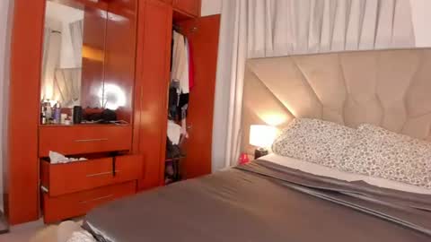 Snapshot of jasmin_melons chatting on June 18, 3:51 am jasmin_melons online show from June 18, 3:51 am