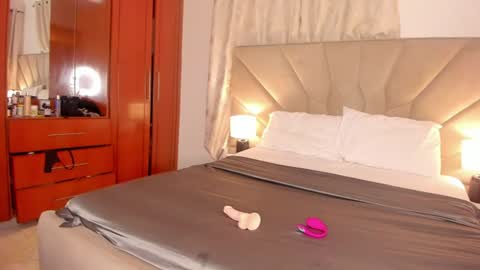 Snapshot of jasmin_melons chatting on July 12, 3:30 am jasmin_melons online show from July 12, 3:30 am