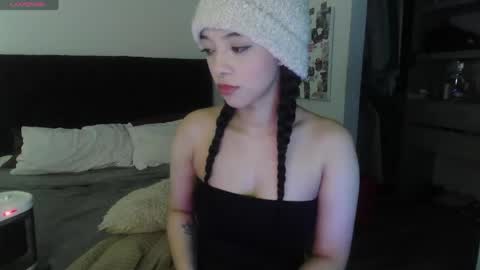 Snapshot of jasmine_019 chatting on May 30, 5:43 pm J- next transmission december 4 online show from May 30, 5:43 pm