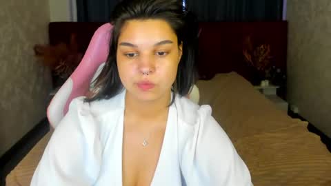 Snapshot of jasmine_burke chatting on July 7, 7:23 am Jasmine Burke online show from July 7, 7:23 am