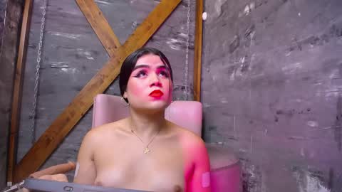 Snapshot of jasmine_jones7 chatting on April 21, 11:49 am Jasmine jones7 online show from April 21, 11:49 am