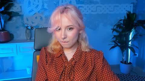 Jasmine online show from February 5, 11:23 am