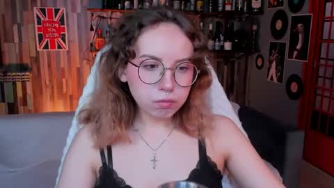 Snapshot of jasminemilko chatting on May 16, 5:15 am Jasmine online show from May 16, 5:15 am