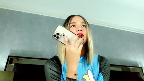 Snapshot of jasminemoore chatting on February 7, 10:30 pm Jazmin online show from February 7, 10:30 pm