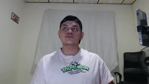 Snapshot of jason_boy_ chatting on April 19, 4:56 am jason_boy_ online show from April 19, 4:56 am