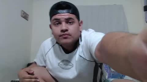 Snapshot of jason_boy_ chatting on May 17, 5:05 am jason_boy_ online show from May 17, 5:05 am