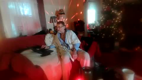 Snapshot of jasonreloaded694u chatting on February 6, 4:43 pm Jason online show from February 6, 4:43 pm