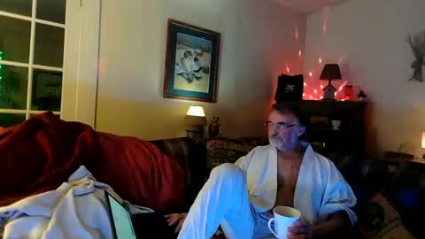 Snapshot of jasonreloaded694u chatting on February 13, 11:28 am Jason online show from February 13, 11:28 am