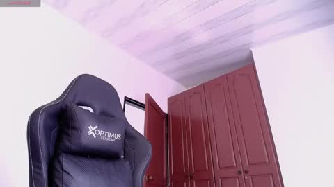 JKing  online show from April 17, 6:44 pm