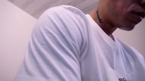Snapshot of jasson_king01 chatting on April 25, 11:57 am JKing online show from April 25, 11:57 am