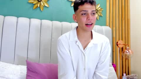 Snapshot of jasson_smit chatting on December 7, 1:51 pm J A S S O N online show from December 7, 1:51 pm