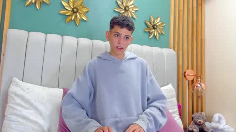 Snapshot of jasson_smit chatting on December 10, 1:55 pm J A S S O N online show from December 10, 1:55 pm