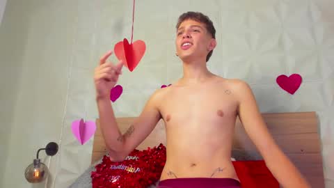 Snapshot of jasson_smit chatting on February 14, 4:09 pm J A S S O N online show from February 14, 4:09 pm