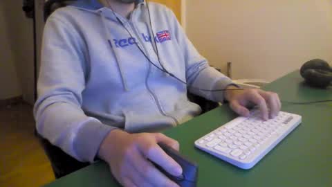 Snapshot of javi94valenciap chatting on March 9, 5:28 pm javi94valenciap online show from March 9, 5:28 pm
