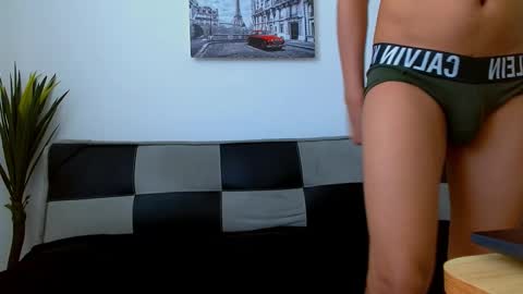 Snapshot of javier288038 chatting on September 28, 12:10 pm javier288038 online show from September 28, 12:10 pm