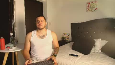 Snapshot of jaxen_steel chatting on July 3, 12:22 pm J A X E N online show from July 3, 12:22 pm