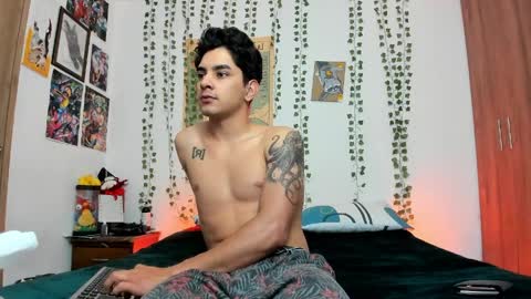 Snapshot of jaxjinx_ chatting on April 2, 2:42 am Jax and Jinx online show from April 2, 2:42 am
