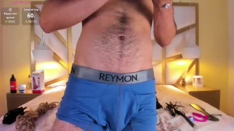 Snapshot of jaxon_carter chatting on April 23, 2:13 am jaxon_carter online show from April 23, 2:13 am