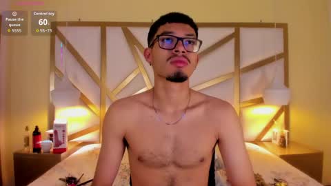 Snapshot of jaxon_carter chatting on May 2, 2:05 am jaxon_carter online show from May 2, 2:05 am