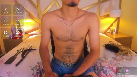 Snapshot of jaxon_carter chatting on May 25, 2:28 am jaxon_carter online show from May 25, 2:28 am
