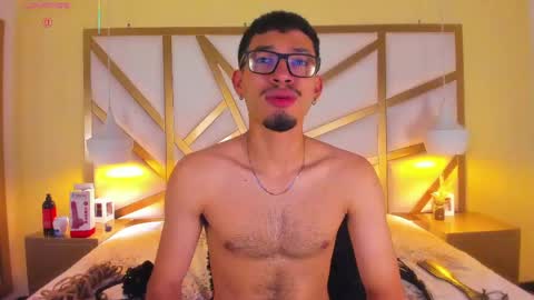Snapshot of jaxon_carter chatting on May 27, 2:30 am jaxon_carter online show from May 27, 2:30 am