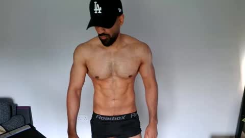 jay_92927532 online show from May 4, 12:34 pm