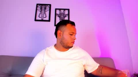 Snapshot of jay_kross1 chatting on February 2, 7:34 pm jayyy online show from February 2, 7:34 pm