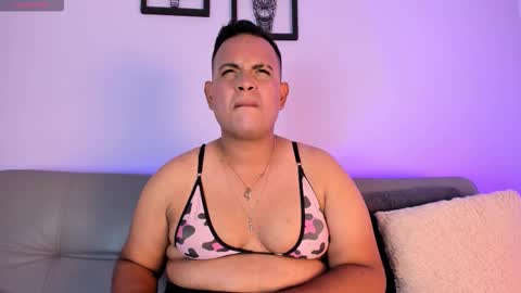 Snapshot of jay_kross1 chatting on February 26, 7:57 pm jayyy online show from February 26, 7:57 pm